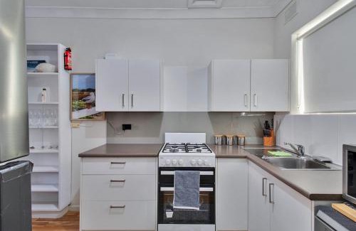Semaphore Apartment | Semaphore's Seaside Retreat