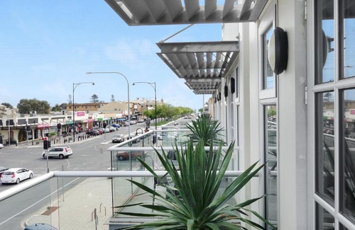 Semaphore Apartment | Semaphore Splash Apartments