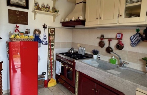 Cinquale Apartment | Semi detached villa on two floors for 4 persons, terrace for meals outside and private parking. In a