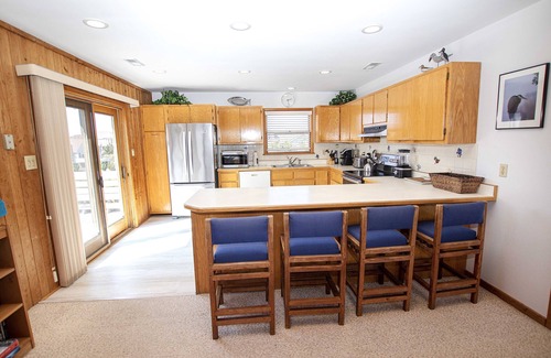 Duck House | Semi-Oceanfront, secluded Beach Cottage, Close to Beach! SA210, Farmer