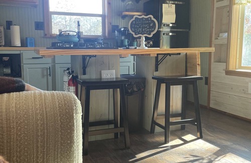 Tyler Cabin | Semi secluded small house with loft. Near I-20 between Dallas and Shreveport.