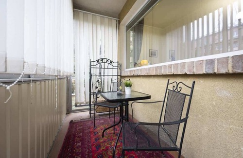 Ursynow Apartment | Sengera Cichego 4 Warsaw | Traditional Apartment | Balcony | Smart TV | Wifi