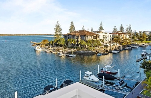 Runaway Bay House | Sensational Gold Coast Home