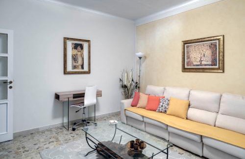 Caronno Pertusella Apartment | Sentirsi a casa, lontano da casa-feel at home away from home