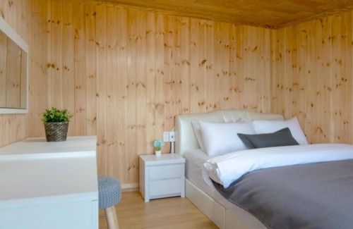 Seosan House | Seosan Woongdo Story Pension