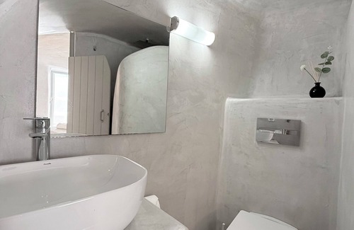 Fira Apartment | Sepal Residence