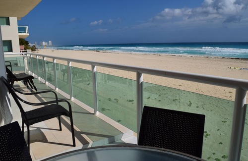Zona Hotelera Condo | SEPT OCT SALE Amazing Beach Front Apartment-3 BDRMS, 3 Baths, sleeps 8