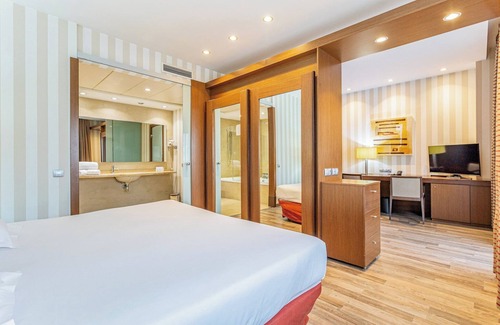 Pinto Hotel | Sercotel Las Artes Pinto