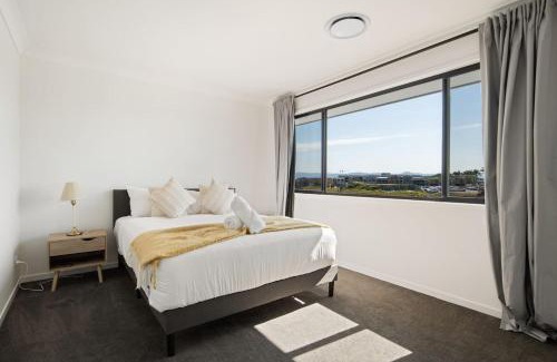 Gold Coast House | Serena by the Water - Family Retreat in Hope Island