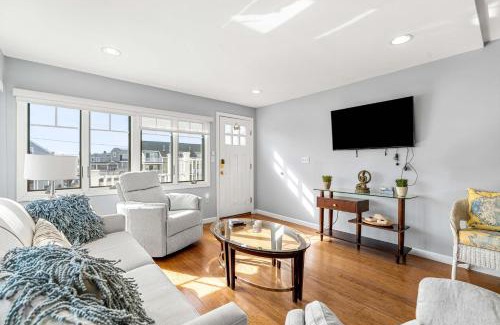 Salisbury Apartment | Serendipity Beach Retreat Nautical Retreat