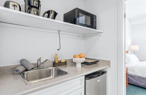 Canmore Apartment | Serene 1BR Retreat Mtn Views, Pool, and Hot Tub