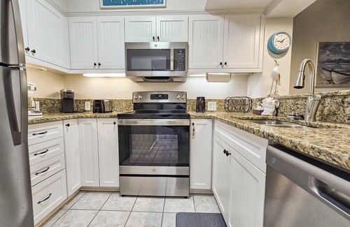 Arcadian Shores Cabin | Serene 2 bedroom, 2 bath lodge, with full access to amenities, 101AC
