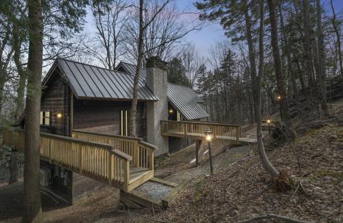 Pittsfield House | Serene Architect-Designed Vermont Chalet home