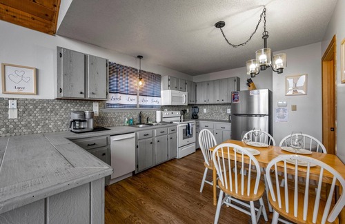Gatlinburg - Pigeon Forge House | Serene cabin with gorgeous panoramic views