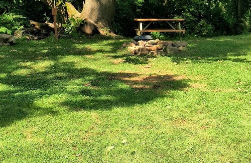 Andrews RV Rental | Serene campground in Andrews on the Valley River.