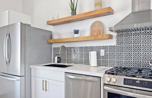 Joshua Tree House | Serene Desert Sanctuary - Pool, Hot Tub, Sauna & More in a Stunning New Home!