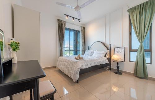 Brinchang Apartment | Serene French Family Retreat with Sunrise View