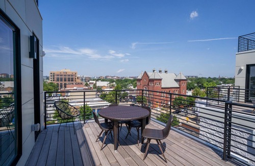 H Street Corridor Apartment | Serene H Street 2BR w/W/D, nr Bus Stops & Restaurants, by Blueground