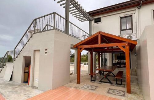 Lemery Apartment | Serene Holiday Home Mt Taal View lel