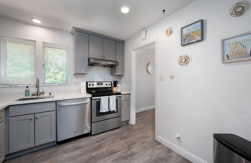 Walnut Creek Apartment | Serene in Walnut Creek | 30 Min to SF and Napa