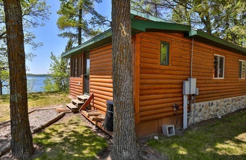 Puposky Cabin | Serene Lakefront Cabin - Steps from Big Turtle Lake