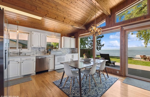 Bigfork House | Serene Lakeside Cabin Retreat on Flathead Lake, Montana.