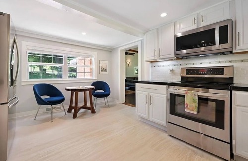 Barnardsville Other | Serene Mountain Getaway w/Hot Tub,Pool:25 min to Asheville