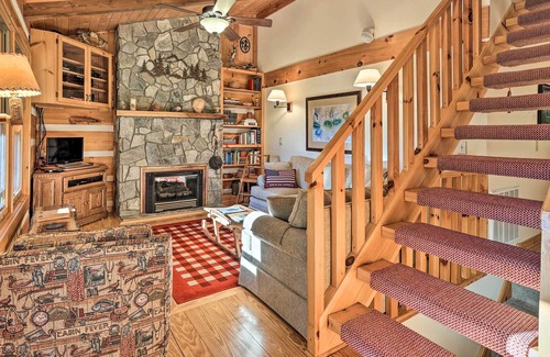 West Jefferson Cabin | Serene Mountain Retreat w/ Hot Tub & Grills!