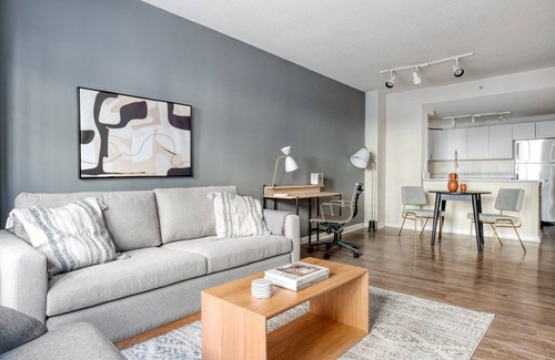 North Bethesda Apartment | Serene North Bethesda 1BR w/W/D, Pool & Gym, nr Metro, by Blueground