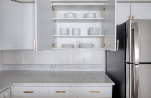 North Bethesda Apartment | Serene North Bethesda 1BR w/W/D, Pool & Gym, nr Metro, by Blueground