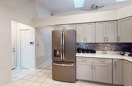 Ocean Pines House | Serene Ocean Pines home w/private deck all-season room & fully stocked kitchen