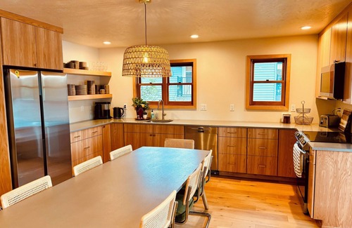 Newport Cabin | Serene Sacheen - Fully Updated Lake House with Private Dock