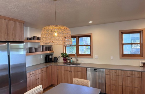 Newport Cabin | Serene Sacheen - Fully Updated Lake House with Private Dock