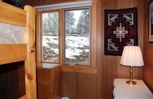 Allenspark Cabin | Serene Solitude mountain cabin in Allenspark