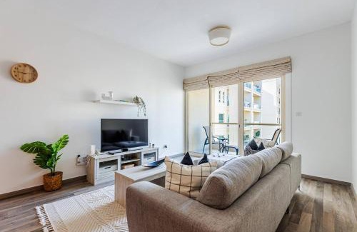 The Greens Apartment | Serene & Spacious 1BR The Greens