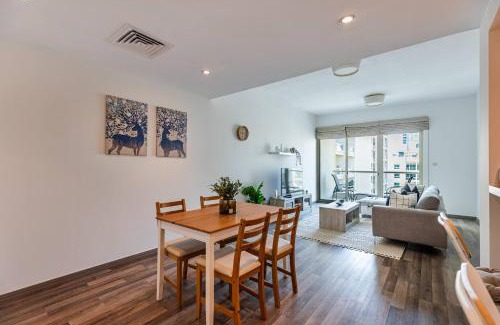 The Greens Apartment | Serene & Spacious 1BR The Greens