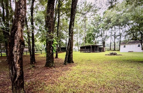 Fellowship House | Serene, Spacious 3 Bedroom Pool Home 7 min from WEC!