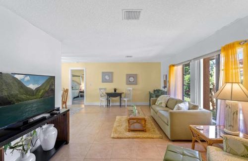 Port Charlotte House | Serene & Spacious Family Haven- Pool Lounges BBQ