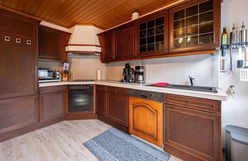 Nehren House | Serene Stay by the Moselle