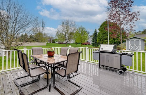 Stevens Point House | Serene Stevens Point Retreat w/ Sunroom!