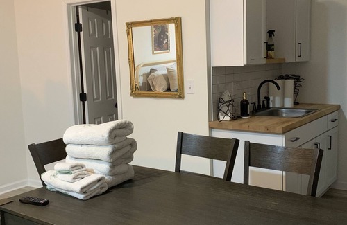 Summerville Historic District Apartment | Serene Summerville Stay