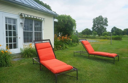 Addison Cottage | Serene, sun splashed cottage