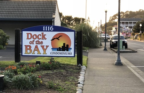 Lincoln City Condo | Serene Taft Getaway - 2BR2BA Bayfront Haven