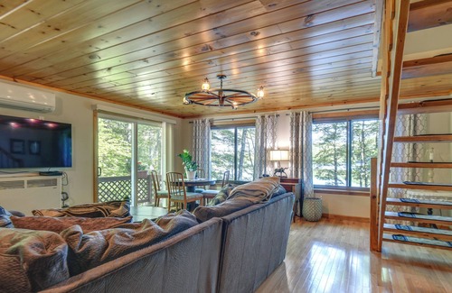 New Durham House | Serene Waterfront New Durham Home: Patio & Kayaks