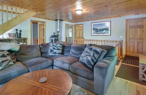 New Durham House | Serene Waterfront New Durham Home: Patio & Kayaks