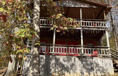 Waynesboro Hotel | Serenity at Rock Retreat Room 24