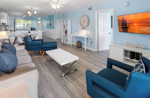 Midtown Condo | Serenity by the Sea, 2BR/2BA Condo w/Pool at La Brisa across from Smathers Beach