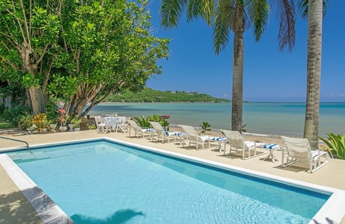 Montego Bay Villa | SERENITY BY THE SEA JAMAICA - Luxury 4 Bed Beachfront Villa Montego Bay