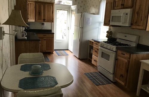 Rockwood House | Serenity Falls Charming home w/stone wood fireplace. Close to 7 Springs Resort
