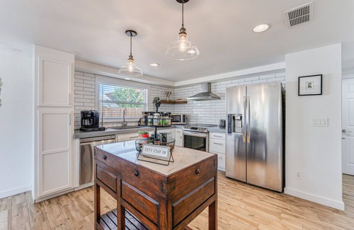 North Kenwood House | Serenity in North Kenwood